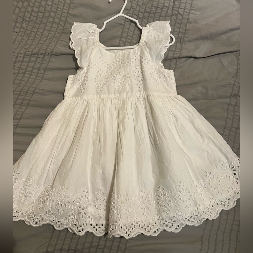 White eye stitch dress